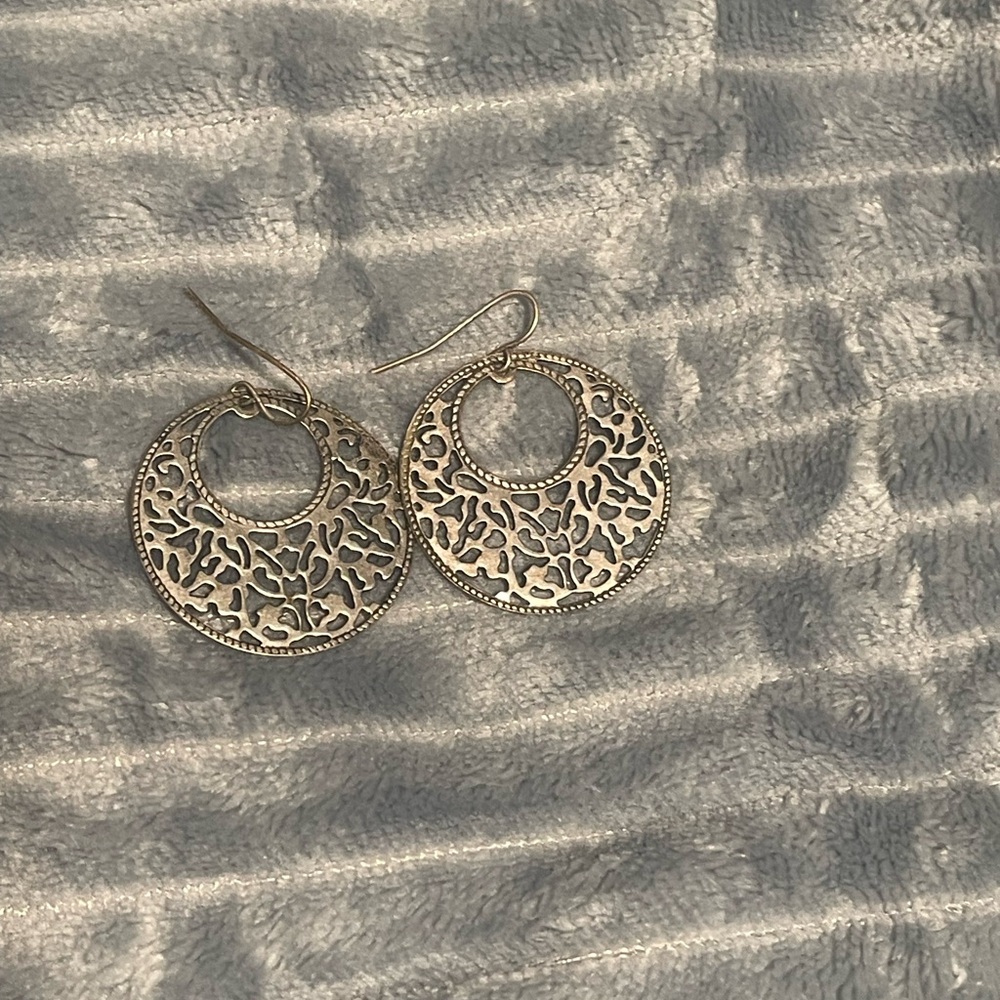 Elegant Silver Filigree Earrings